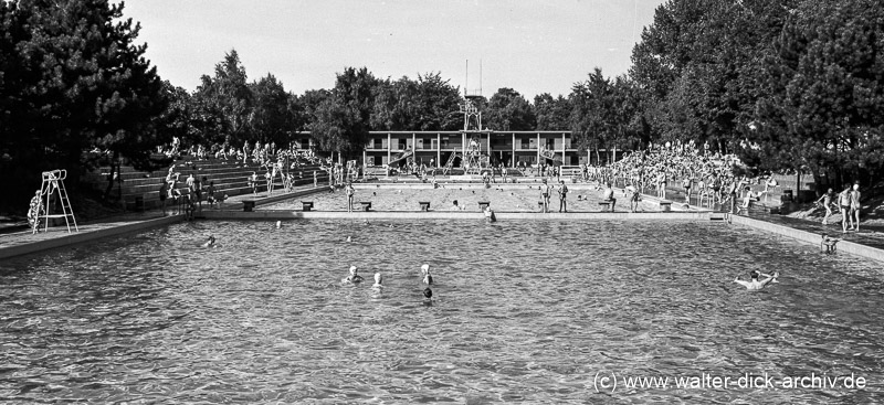 Schwimmstadion im Müngersdorf 1959