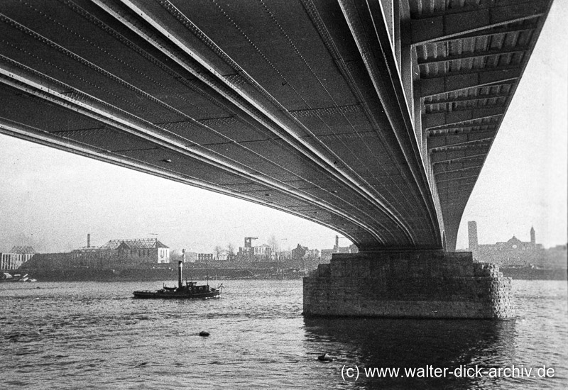 Die Deutzer Brücke 1950