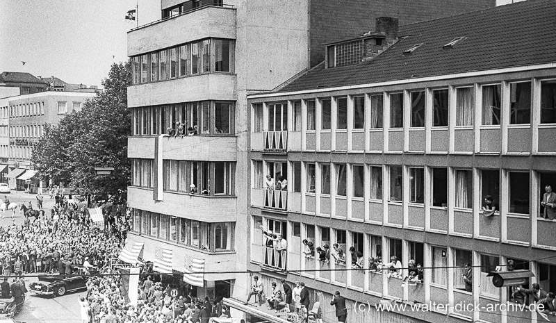 J.F. Kennedy auf dem Weg zum Rathaus 1963