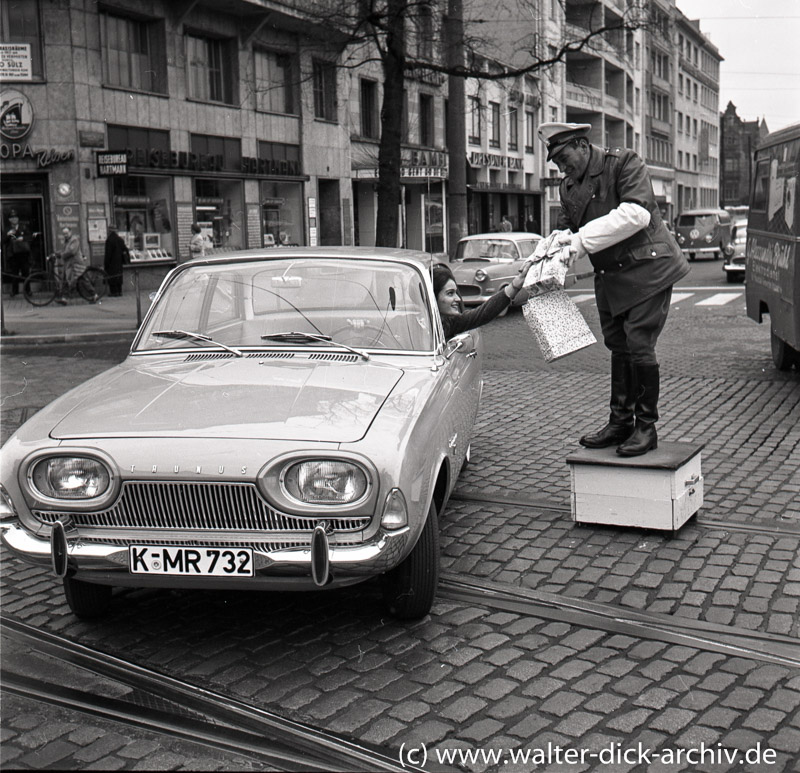 Geschenke für Freund und Helfer 1960