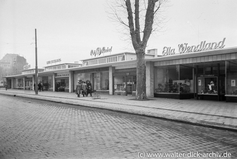 Ladenzeile an der Hahnenstraße 1950