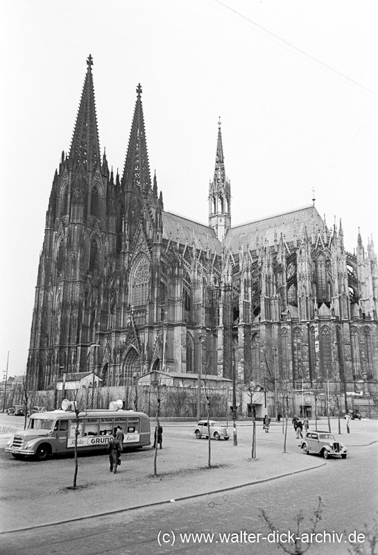 WDA412-130 Werbebus für Grundig Produkte 1950