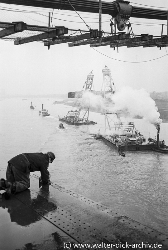 Bau der Mülheimer Brücke 1950