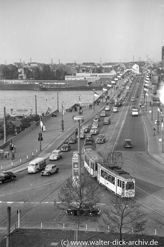 Die Köln-Deutzer Brücke 1955