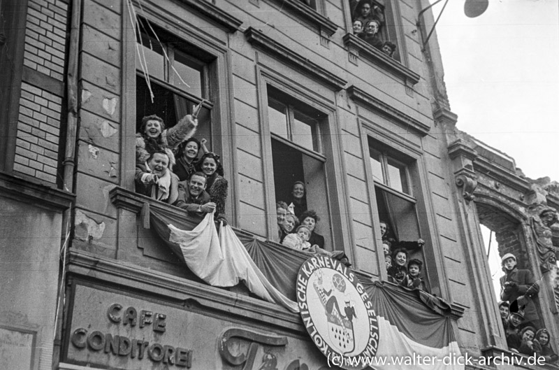 Zuschauer im ersten Stock 1949