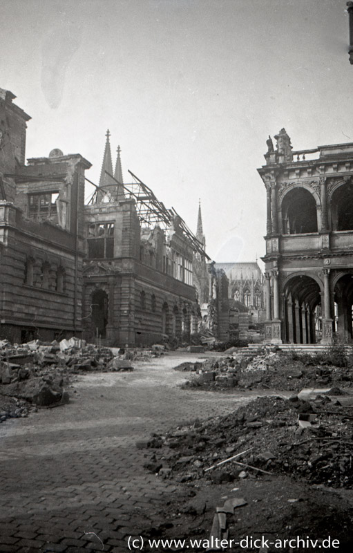 Ruine von Rathauslaube und Spanischem Bau 1946