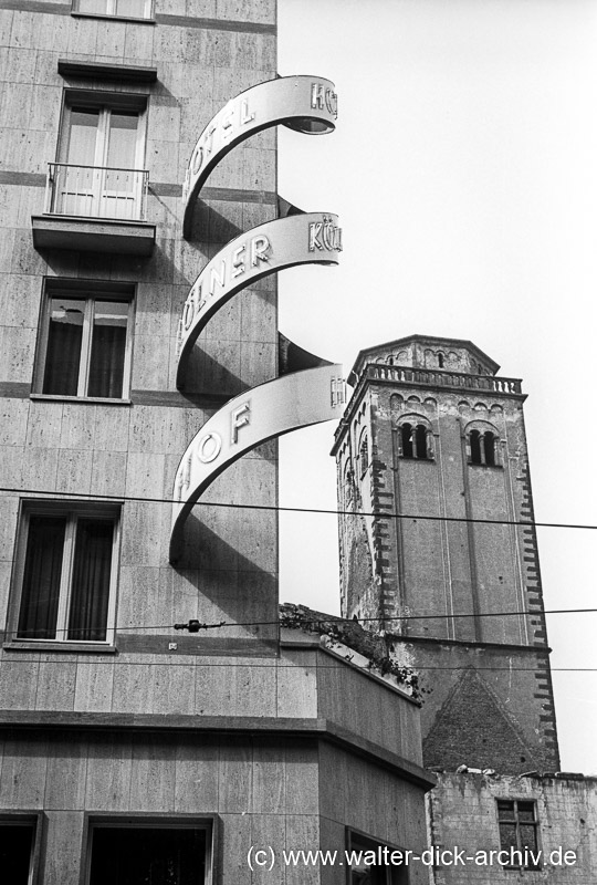 Hotel Kölner Hof und St. Maria Himmelfahrt 1952