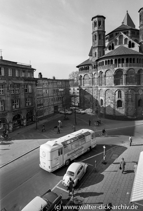 Kreissparkasse Köln - Rollende Zweigstelle vor St. Aposteln