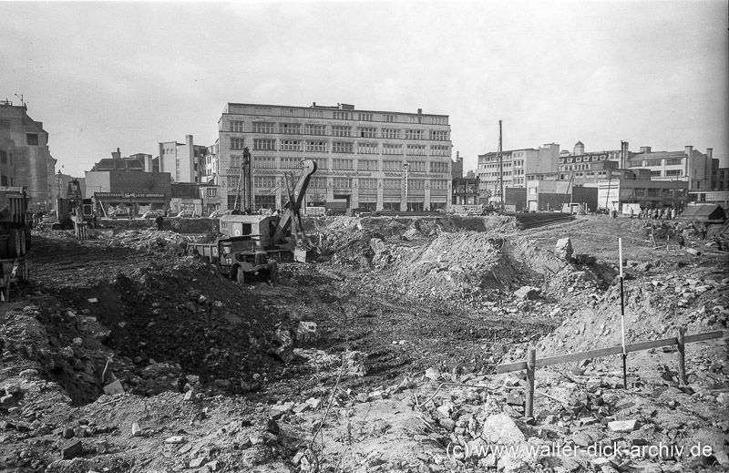 Baustelle des neuen Opernhauses 1955