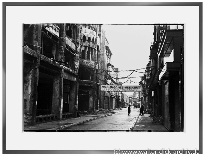 E21 - Weihnachten auf der Kölner Hohe Straße 1945