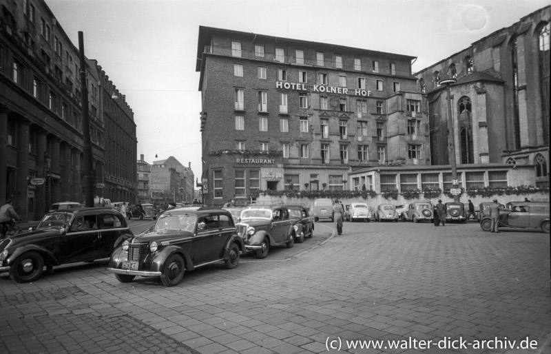 St. Maria Himmelfahrt und Hotel Kölner Hof