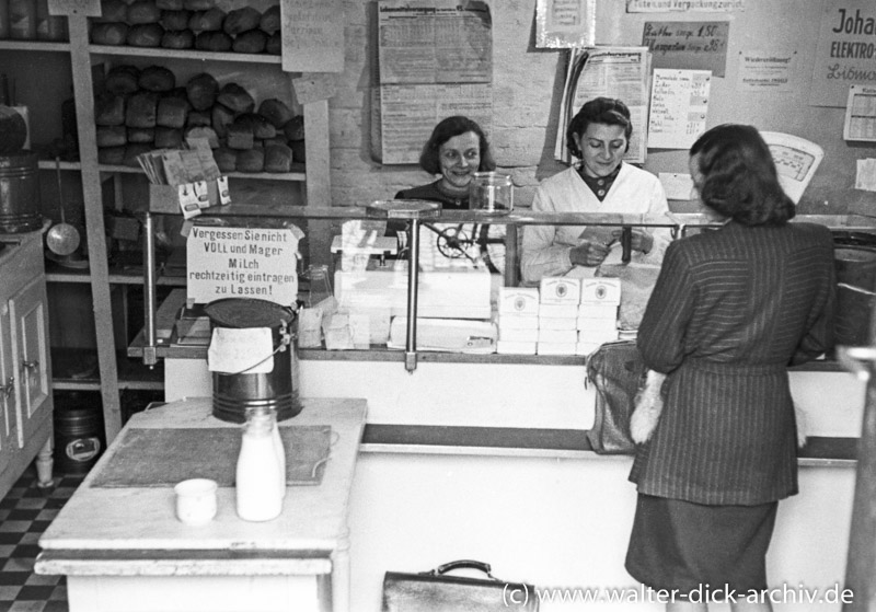 Im Lebensmittelladen 1947