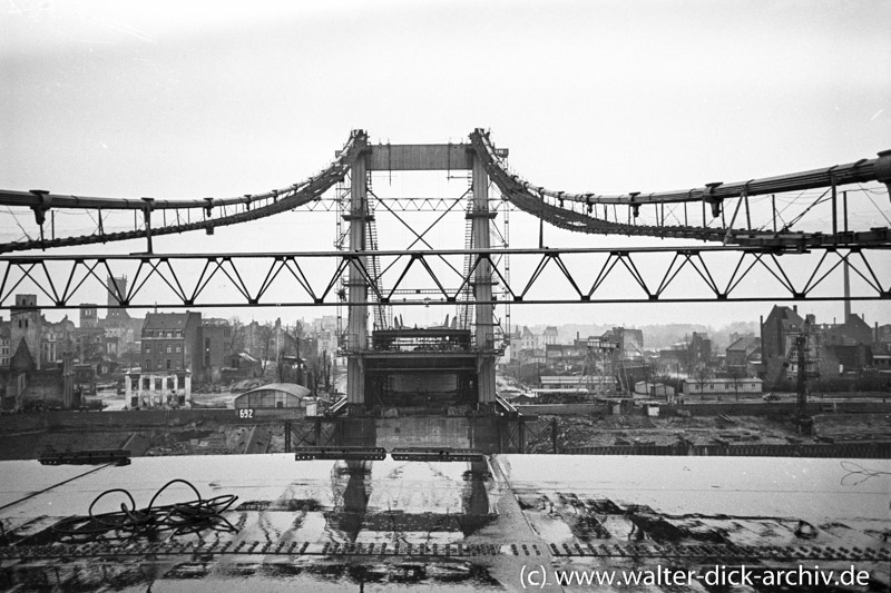 Bau der Mülheimer Brücke 1950