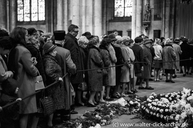 Trauerdefilee Beerdigung Konrad Adenauers 1967