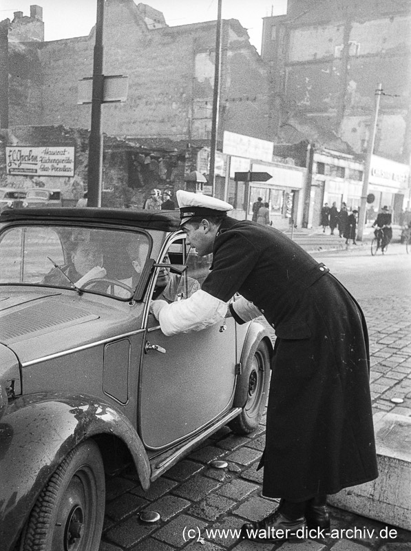 Verkehrskontrolle - Polizeiarbeit 1952