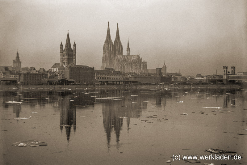 Kölner Rheinfront bei Eisgang 1891