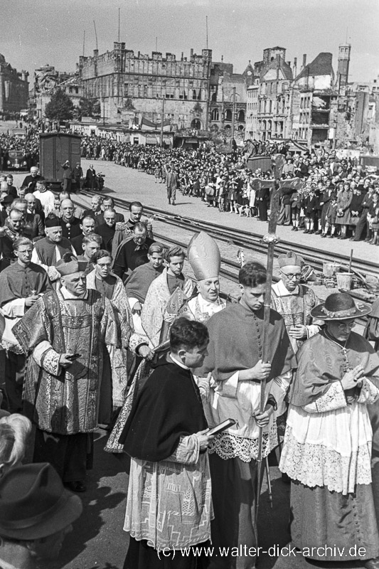 Auf dem Weg zum Weiheort 1948