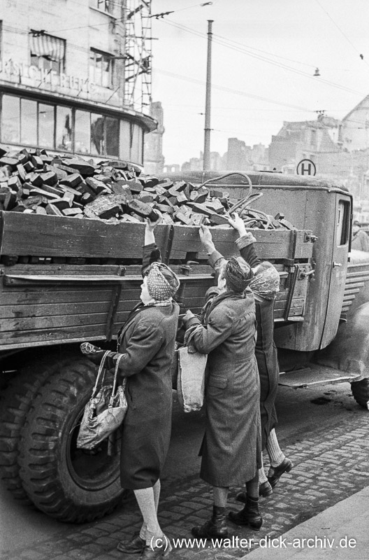 Klüttenklau am Rudolfplatz 1948