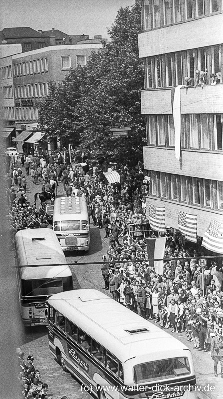 J.F. Kennedy auf dem Weg zum Rathaus 1963