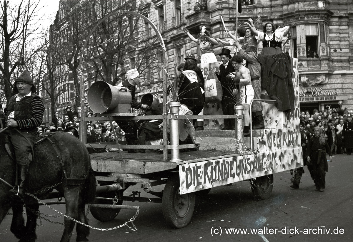 Mottowagen im Veedelszoch 1950 Mottowagen im Veedelszoch 1950