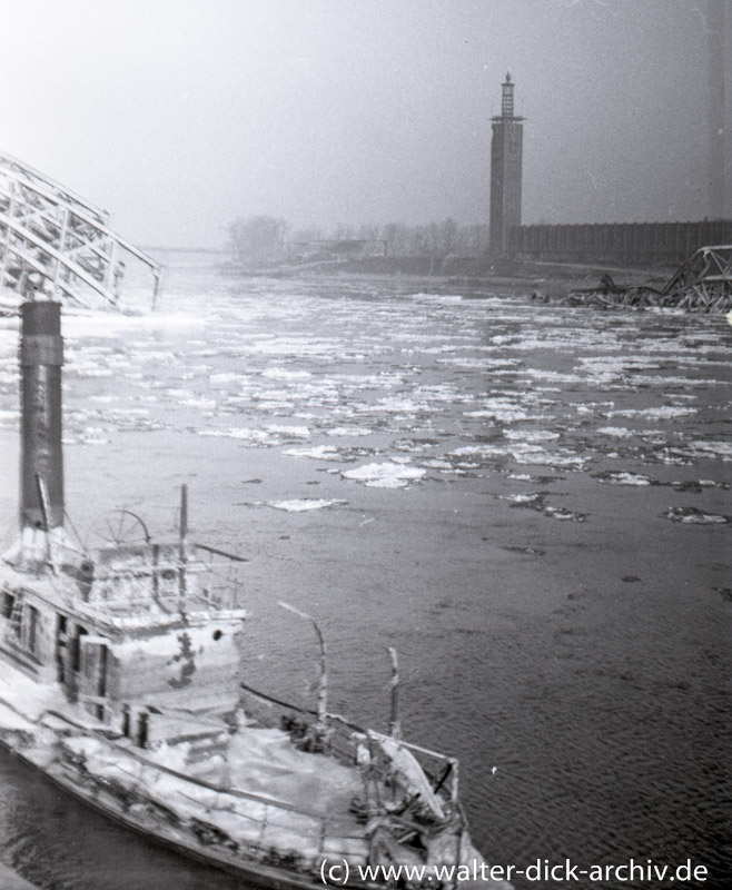 Eisgang auf dem Rhein