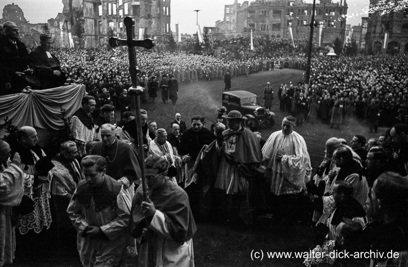 Feierlicher Empfang für Kardinal Frings 1946