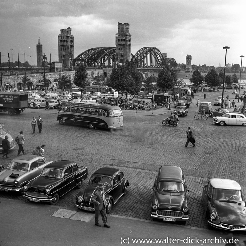 Südlich der Hohenzollernbrücke 1956