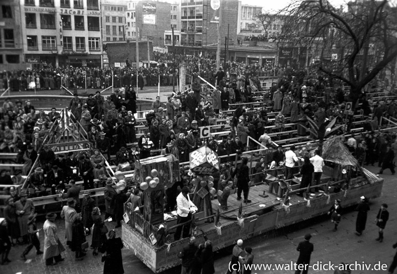 Beim Kölner Rosenmontagszug