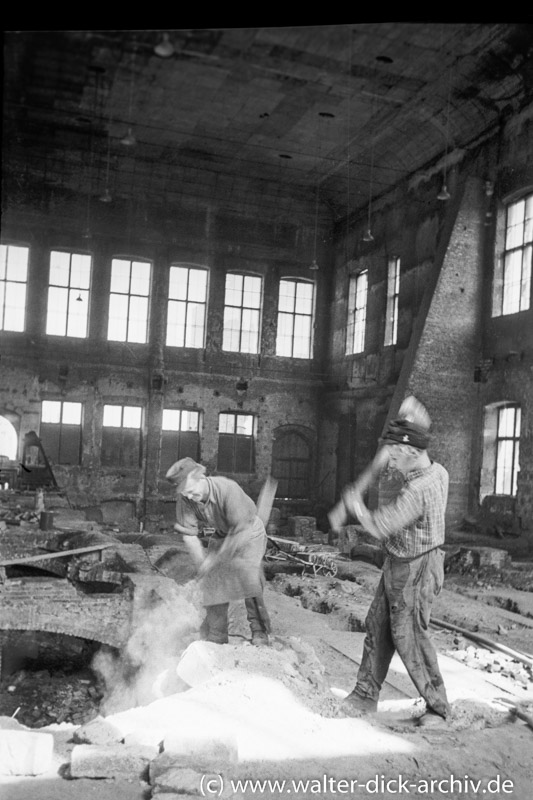 Abbrucharbeiten im Gürzenich 1954