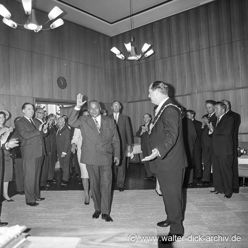 Begrüßungsapplaus für den Staatsgast 1962