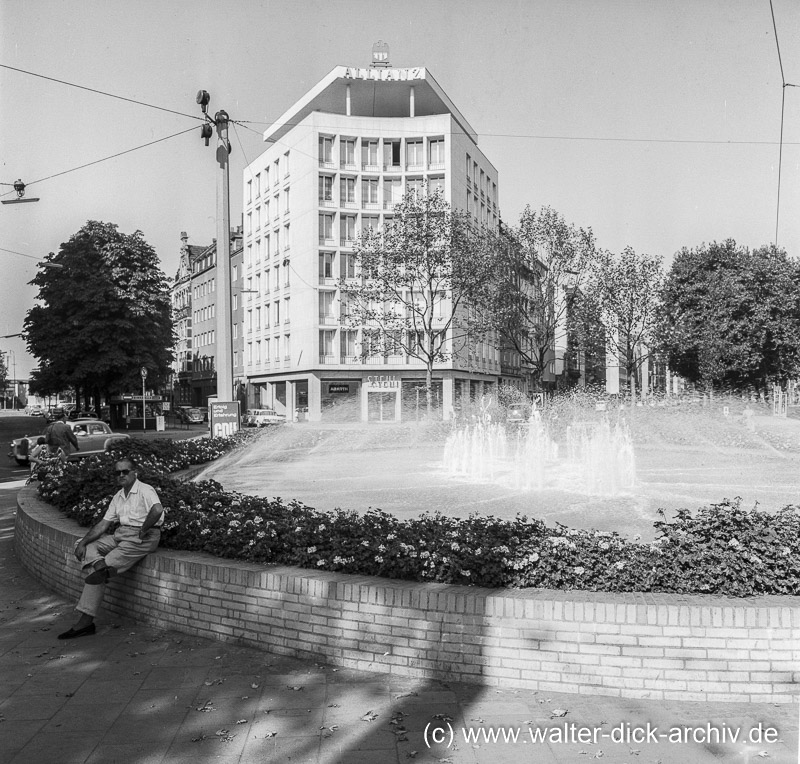 Brunnen am Kaiser-Wilhelm-Ring 1963