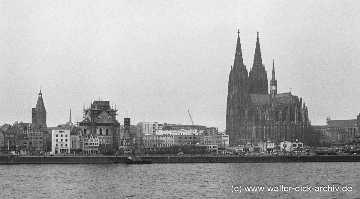 Altstadtpanorama zwischen Rathaus und Dom 1959
