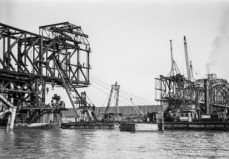 Wiederaufbau der Hohenzollernbrücke 1948