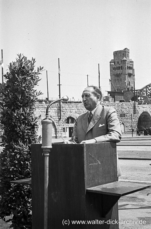 Eröffnung des Busbahnhofs 1952