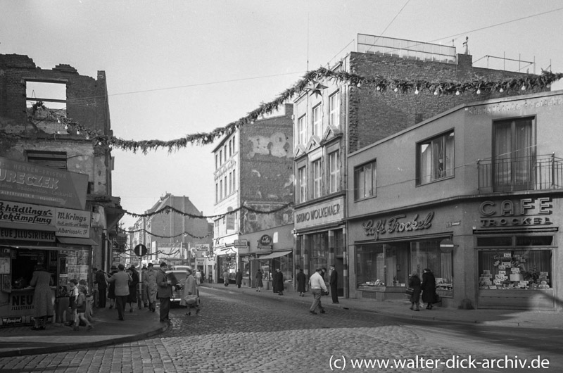 Weihnachtsschmuck zur Zeit des Wiederaufbaus