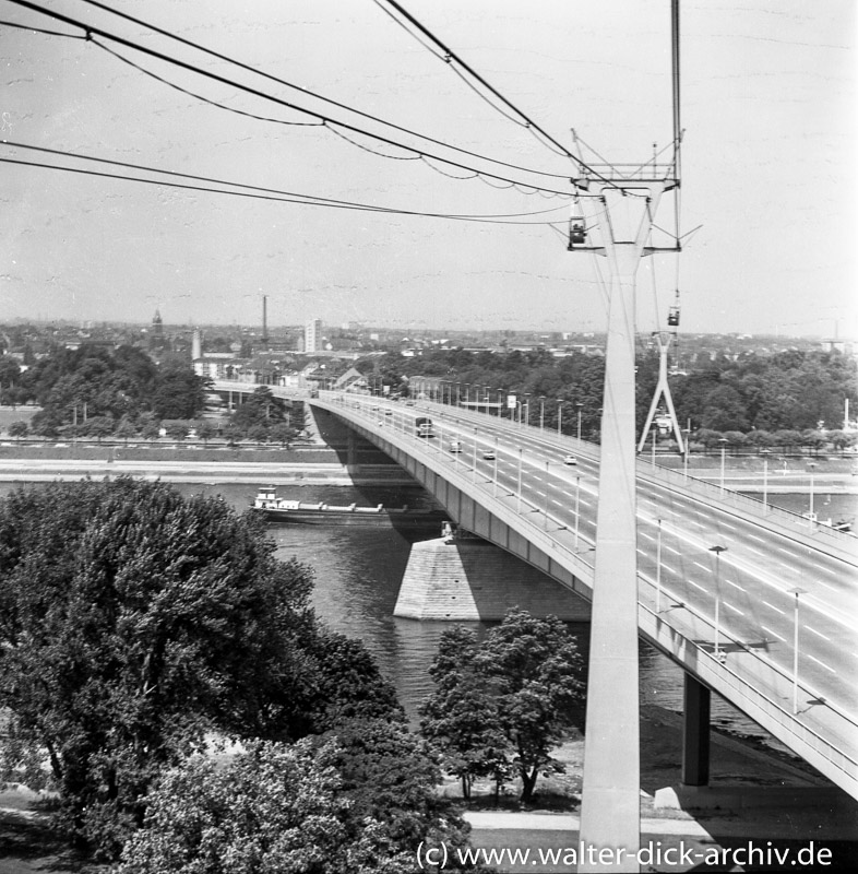 Rheinseilbahn und Zoobrücke 1967