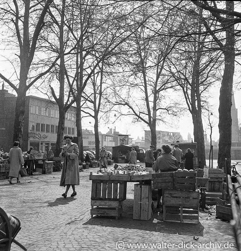 Wochenmarkt auf dem Apostelnkloster