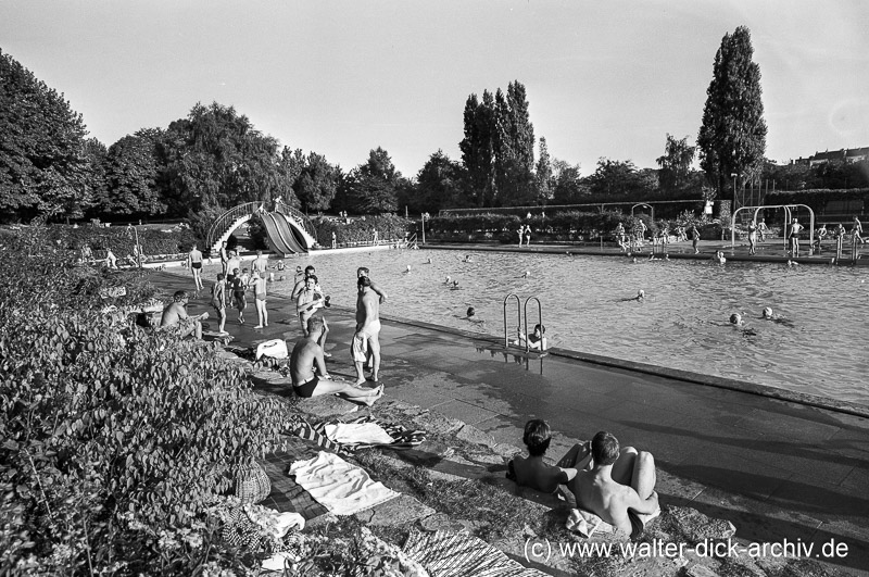 Schwimmbad am Eisstadion 1958