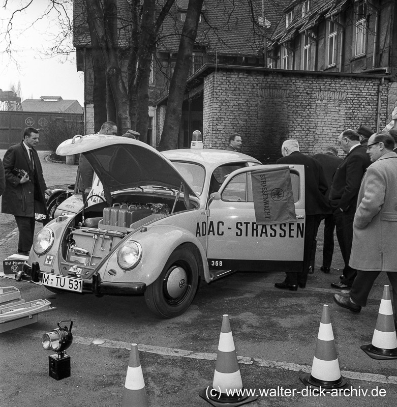 VW-Käfer der ADAC Pannenhilfe 1956