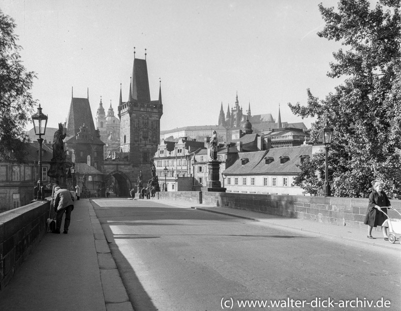 Die Karlsbrücke in Prag 1965