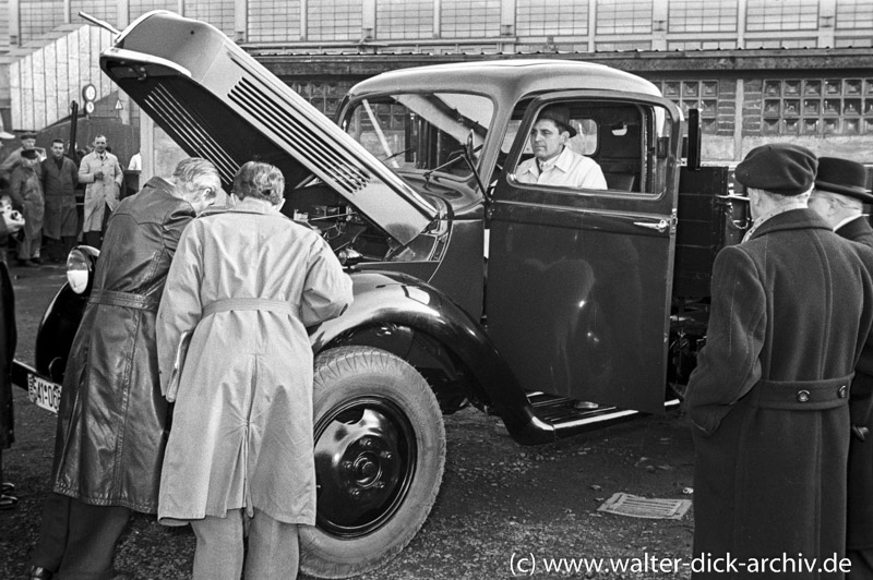 Ausstellung von Ford Lkw