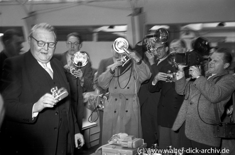 Photokina 1951 in Köln Ludwig Erhard