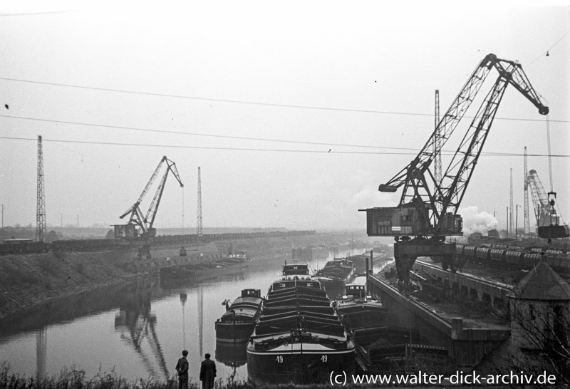 Besichtigung von Hafenanlagen 1947