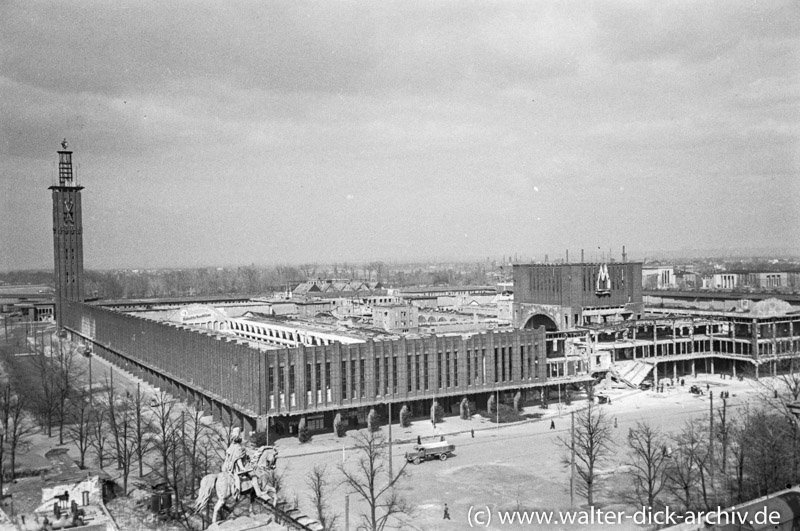 Rheinhallen der Kölner Messe 1947